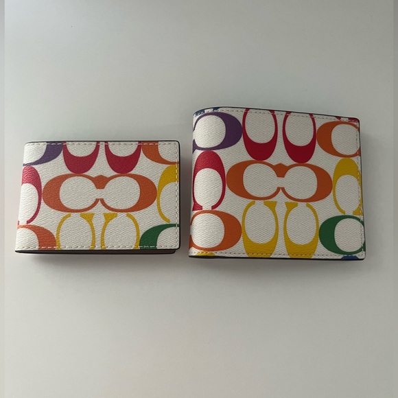 New Coach 3 In 1 Wallet In Rainbow Signature Canvas - Picture 3 of 8